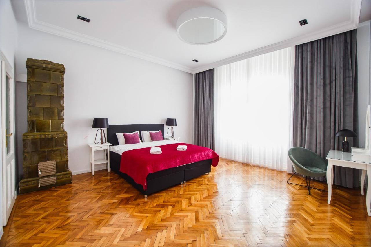 Spacious Riverviews Apartment Near Piata Unirii Oradea Exterior foto