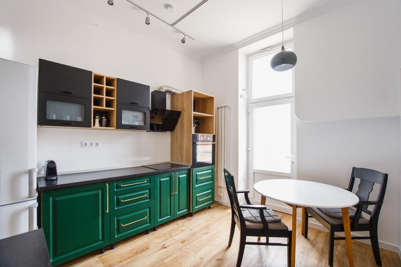 Spacious Riverviews Apartment Near Piata Unirii Oradea Exterior foto